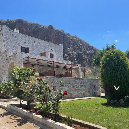 Lithos By The Sea Bed & Breakfast Neo Oitilo Exterior photo